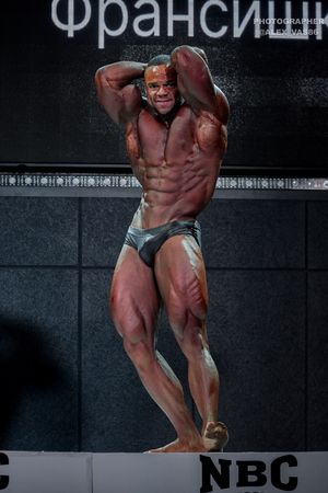 CLASSIC PHYSIQUE